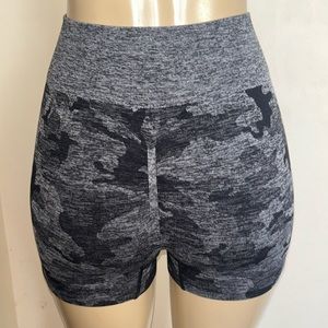 SCRUNCH SPORT CAMO SHORT WOMAN SIZE S